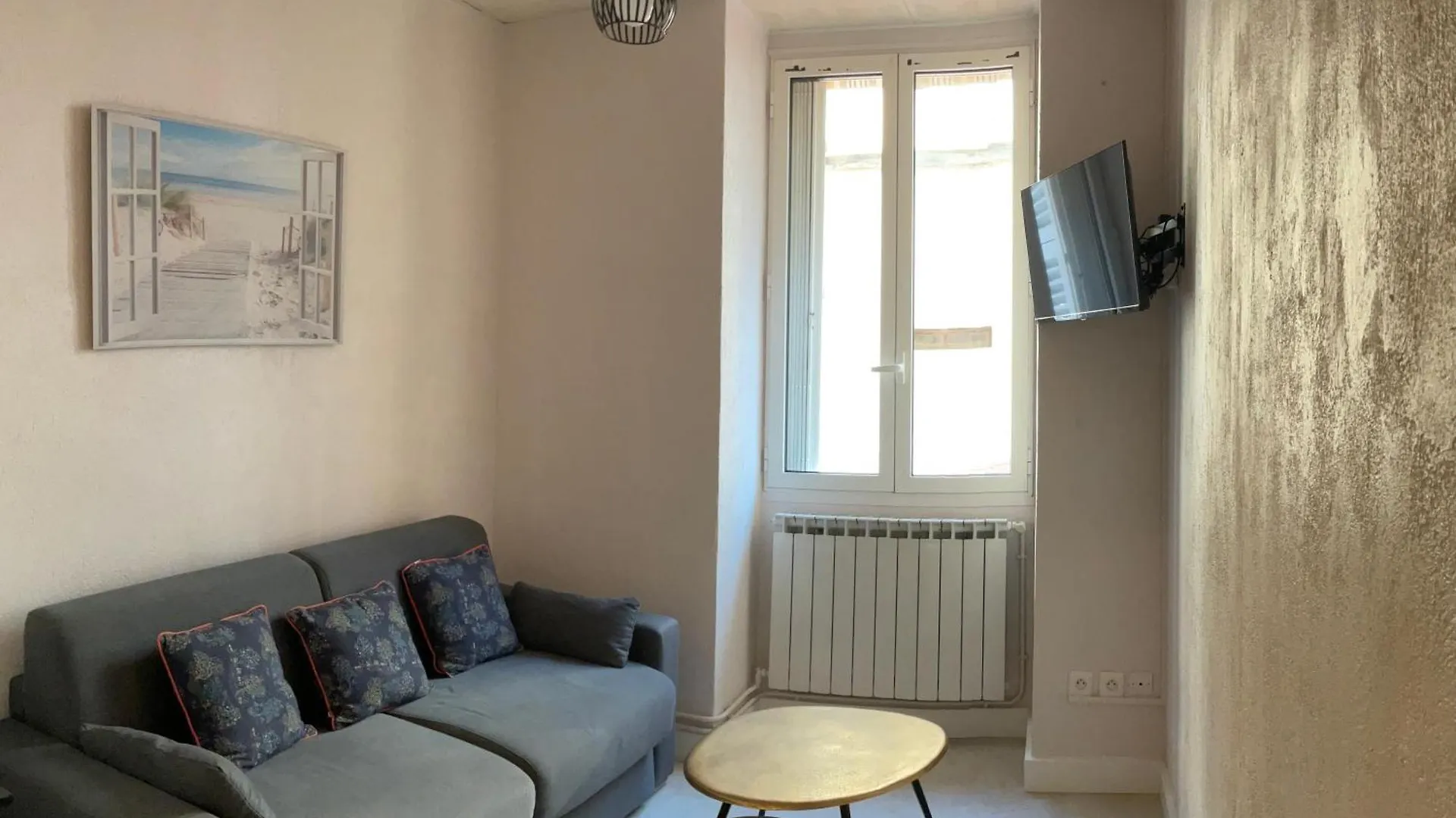 Appartement Cosy - 2 Chambres, Situe En Centre Ville Νίκαια